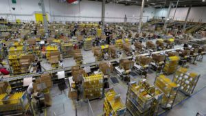 Amazon magazzini profitto Amazon magazzini